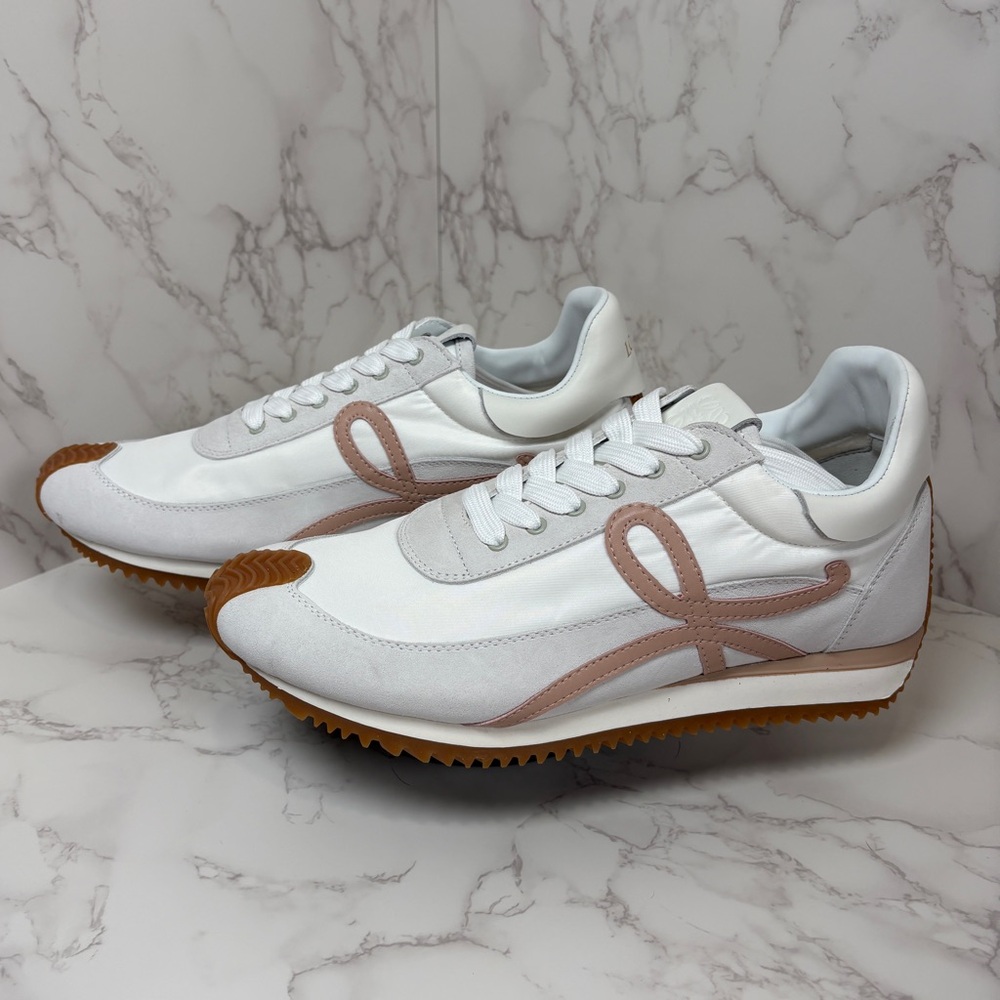 A-1CS-5: GYM SHOES: White and Brown Sneakers w/Pink Ribbon Accent, Unisex, NWOT - Picture 3 of 13